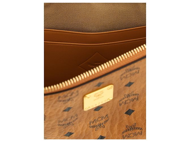 MCM Clutch in polietilene marrone - vista 4