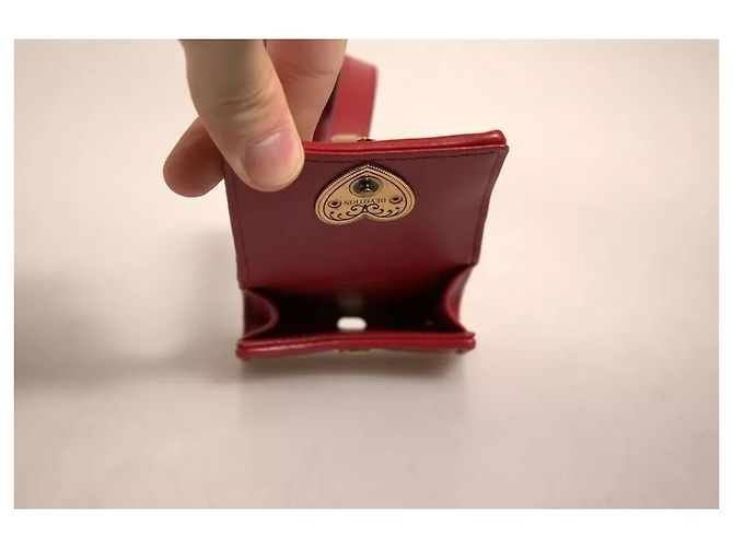 Dolce & Gabbana Devotion Heart Strap Airpod Case aus schwarzem Leder - Ansicht 6