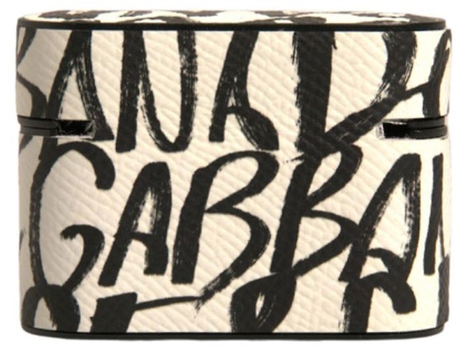 Dolce & Gabbana Custodia Airpods in pelle bianca e nera con logo Scribble in rilievo - vista 3