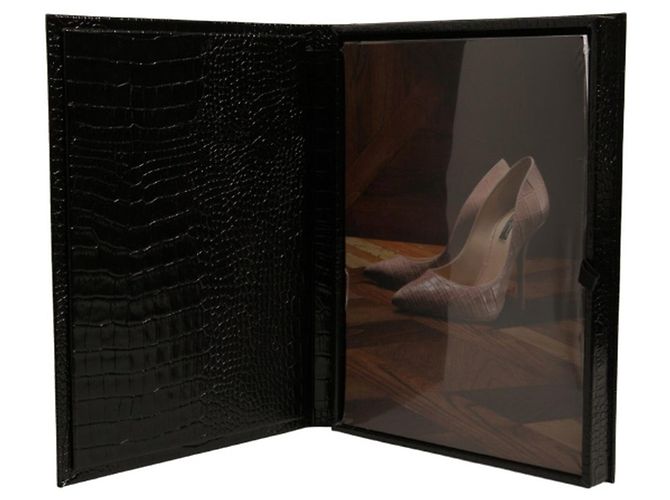 Dolce & Gabbana Custodia Catalogo Elegante in Pelle Nera con Placca Logo - vista 4
