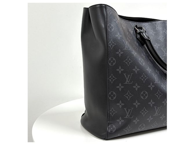Louis Vuitton Eclipse Monogram Grand Sac Tote Bag - vue 11