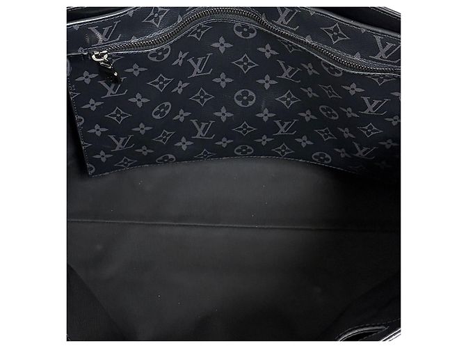 Louis Vuitton Eclipse Monogram Grand Sac Tote Bag - vue 14