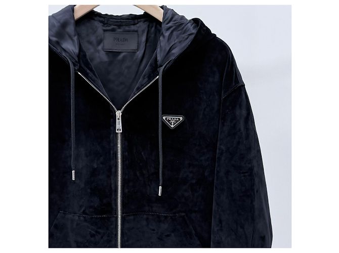 Prada Samt-Bomberjacke mit Kapuze Schwarz - Ansicht 2