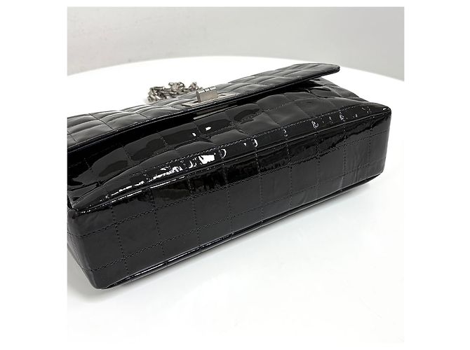 Chanel Borsa a Tracolla in Vernice con Catena Nera - vista 13