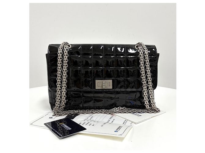 Chanel Borsa a Tracolla in Vernice con Catena Nera - vista 3