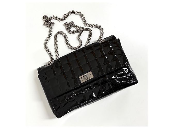 Chanel Borsa a Tracolla in Vernice con Catena Nera - vista 9