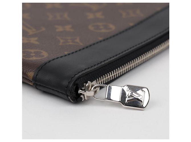 Louis Vuitton Borsa a Pochette Discovery GM - vista 12
