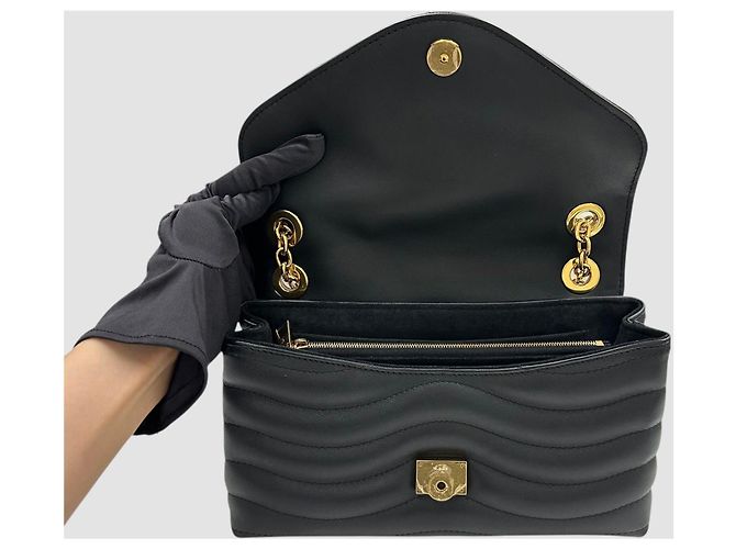 Louis Vuitton Borsa New Wave Pochette Chain Bag MM - vista 5