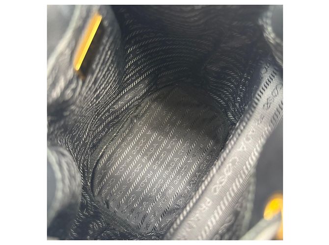 Borsa a secchiello Prada in pelle marrone - vista 9