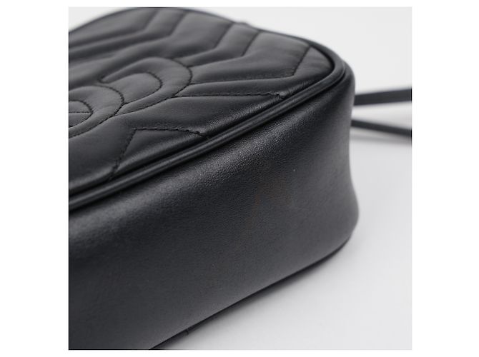 Gucci Mini borsa a tracolla GG Marmont matelassé nera - vista 13