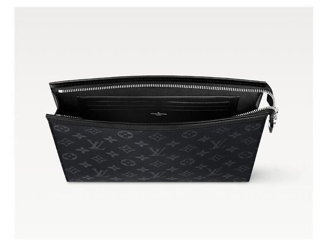 Louis Vuitton Pochette Voyage MM Monogram Eclipse Black - vista 4