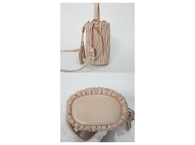 Miu Miu mala bucket acolchoada em pele Nappa - vista 4