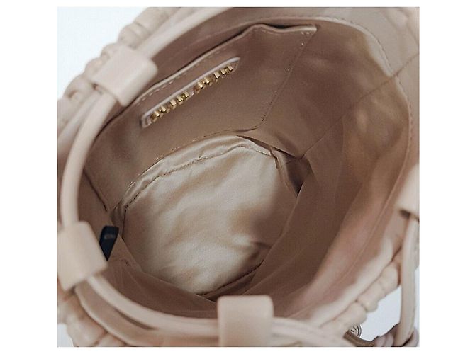 Miu Miu mala bucket acolchoada em pele Nappa - vista 9