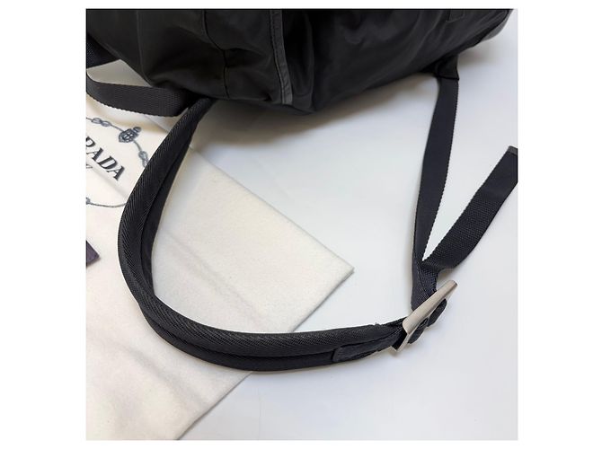 Prada Nylon One Buckle Rucksack Medium Black Unisex - Ansicht 11