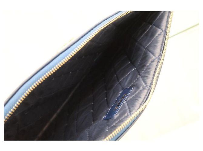Chanel Clutch Boy Medium Navy Gold-tone - vista 12