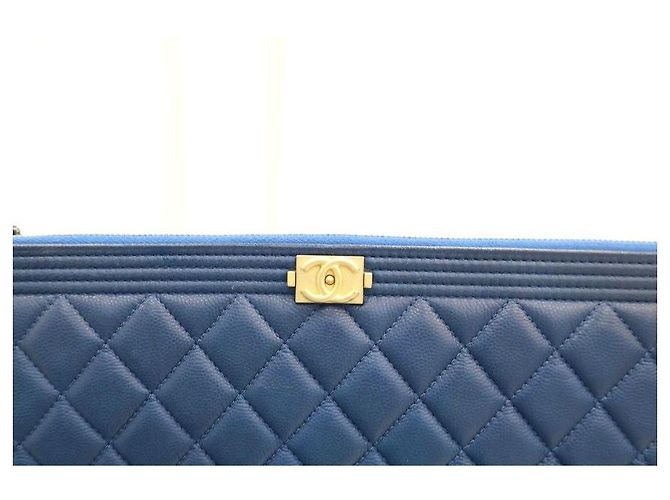 Chanel Clutch Boy Medium Navy Gold-tone - vista 3
