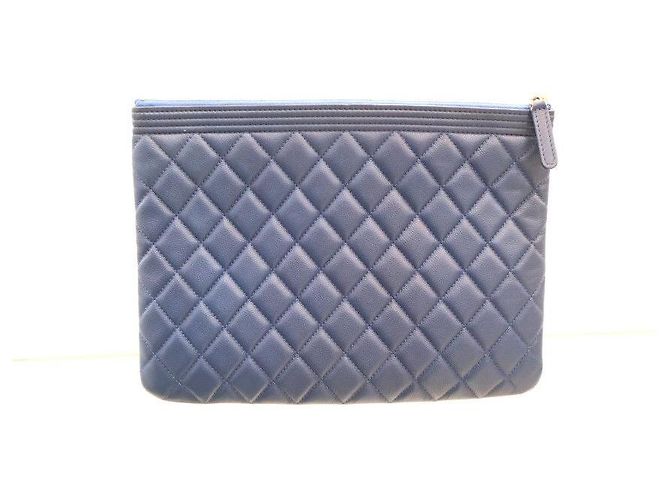 Chanel Clutch Boy Medium Navy Gold-tone - vista 4