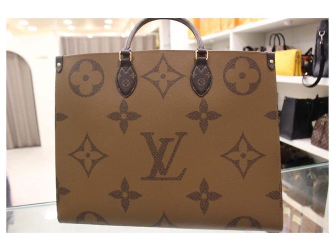 Louis Vuitton Saco de Ombro Monogram OnTheGo GM - vista 5