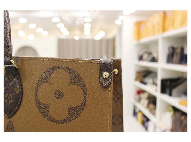 Louis Vuitton Saco de Ombro Monogram OnTheGo GM - vista 7