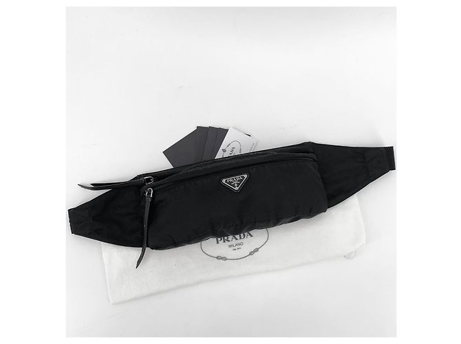 Prada Unisex Gürteltasche aus Re-Nylon mit Triangle-Logo - Ansicht 10
