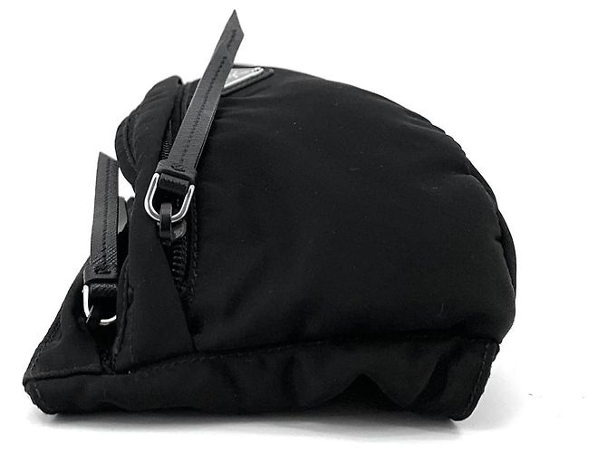 Prada Unisex Gürteltasche aus Re-Nylon mit Triangle-Logo - Ansicht 13