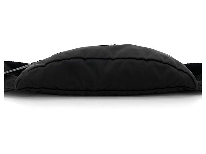 Prada Unisex Gürteltasche aus Re-Nylon mit Triangle-Logo - Ansicht 6