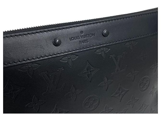 Louis Vuitton Pochette To Go Strap Clutch Bag Monogram Shadow - vista 4
