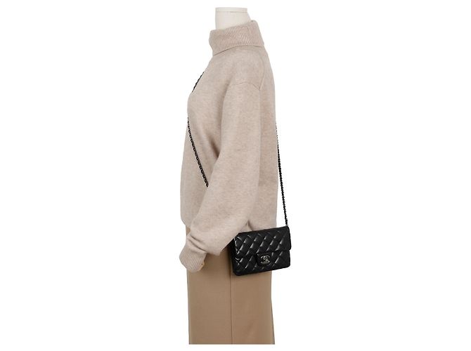 Chanel Borsa a tracolla con patta e logo CC - vista 18