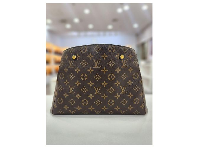 Louis Vuitton Borsa a tracolla Monogram Montaigne MM - vista 2