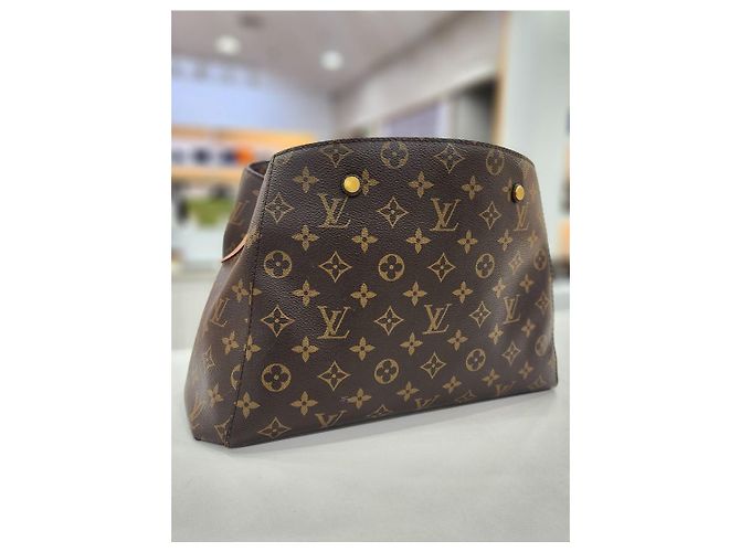 Louis Vuitton Borsa a tracolla Monogram Montaigne MM - vista 3