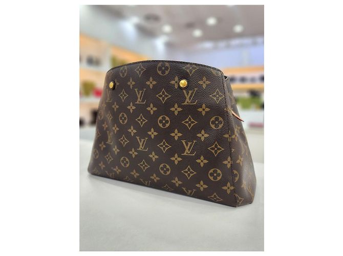 Louis Vuitton Borsa a tracolla Monogram Montaigne MM - vista 4