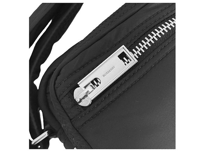 Burberry Borsa a tracolla Camera Logo in nylon nera - vista 16