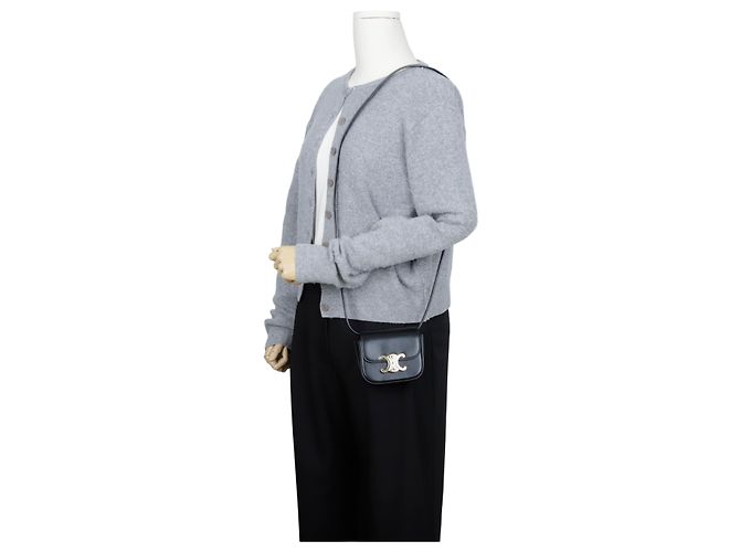 Céline Mini Cloud em couro de bezerro brilhante preto - vista 12