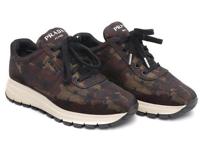 Prada Nylon-Sneaker mit Camo-Logo - Ansicht 3