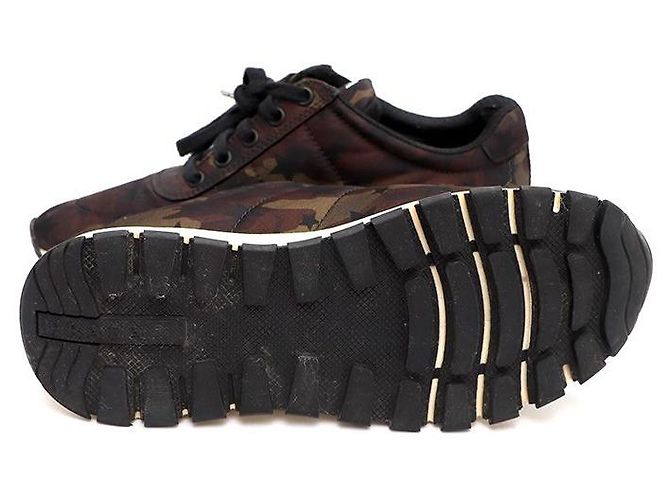 Prada Nylon-Sneaker mit Camo-Logo - Ansicht 5