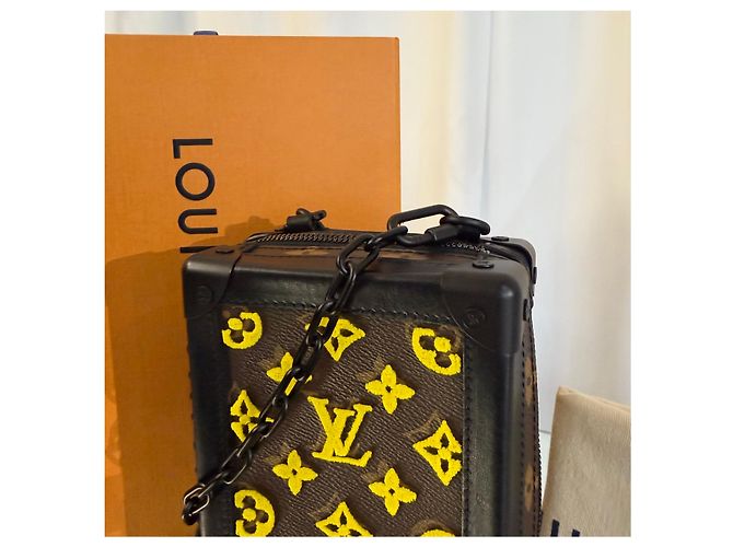 Louis Vuitton Borsa a tracolla Monogram Vertical Soft Trunk - vista 4