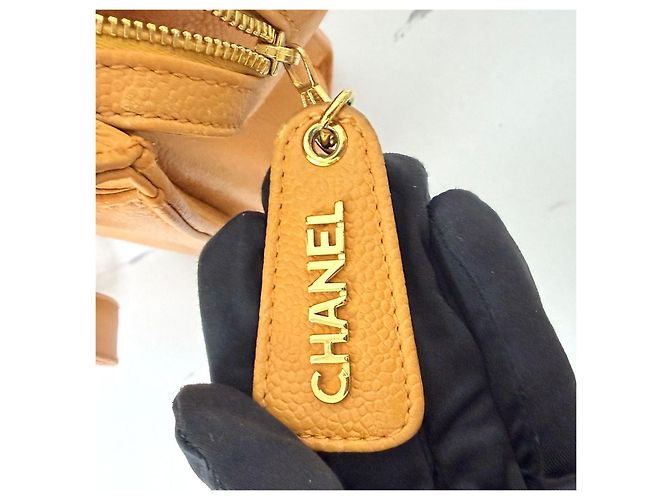 Chanel Borsa a tracolla in pelle caviar - vista 17