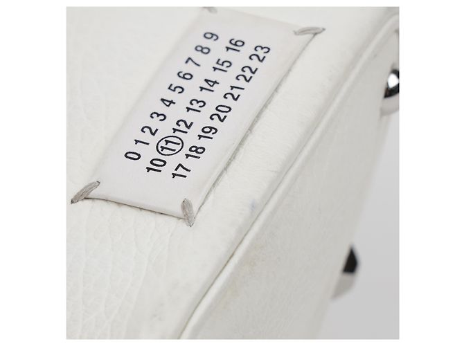 Maison Martin Margiela Mini borsa a secchiello da donna in tela bianca - vista 13