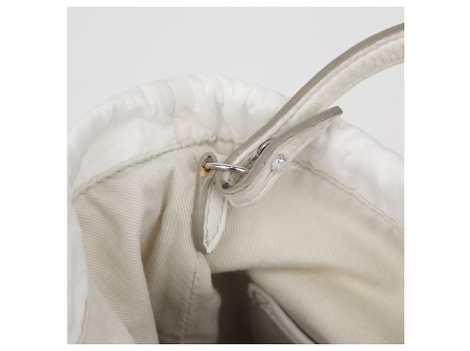 Maison Martin Margiela Mini borsa a secchiello da donna in tela bianca - vista 29