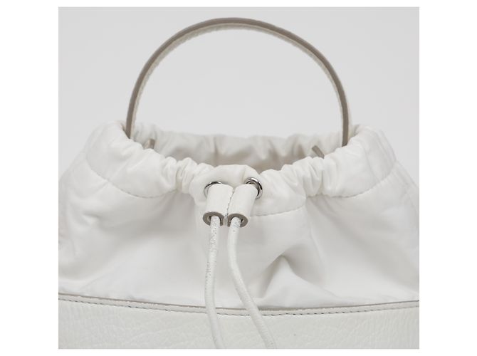 Maison Martin Margiela Mini borsa a secchiello da donna in tela bianca - vista 3