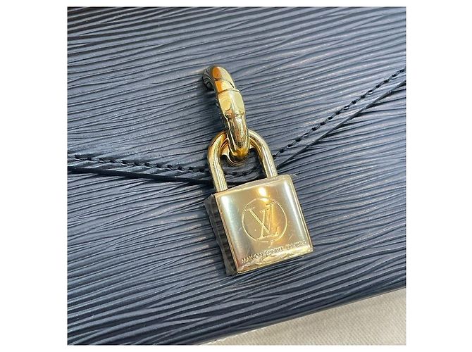 Louis Vuitton Borsa a tracolla e crossbody con lucchetto sulla cinghia - vista 3