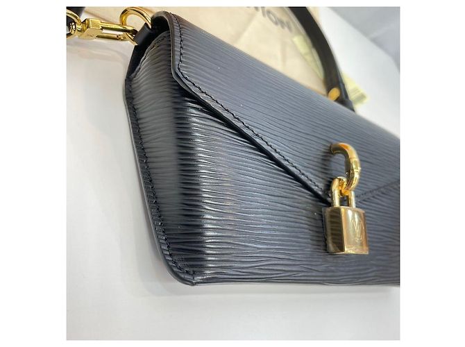 Louis Vuitton Borsa a tracolla e crossbody con lucchetto sulla cinghia - vista 6