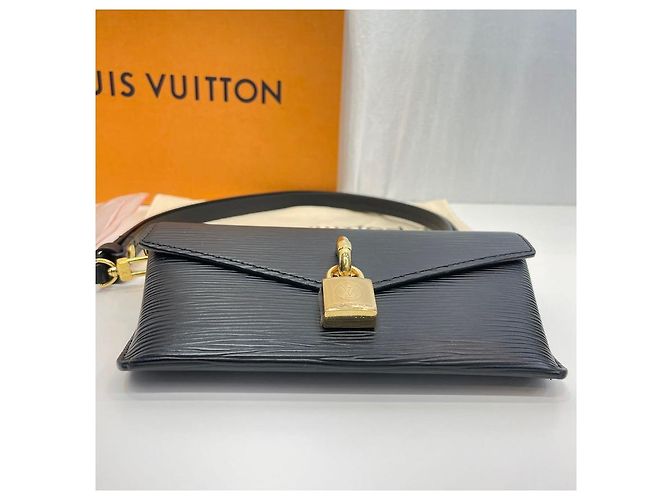 Louis Vuitton Borsa a tracolla e crossbody con lucchetto sulla cinghia - vista 7