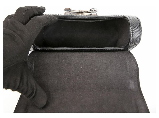 Louis Vuitton Borsa a Tracolla Twist Chain Nera - vista 11