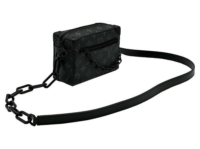 Louis Vuitton Borsa a tracolla Mini Soft Trunk in tela Monogram Eclipse - vista 4