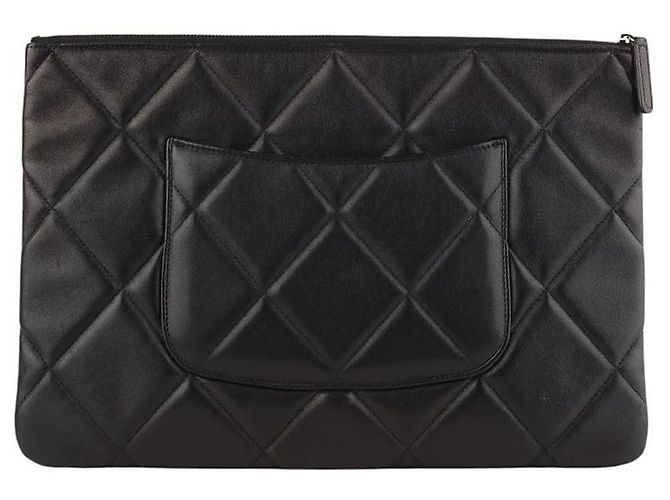 Chanel Clutch Nineteen in pelle di agnello con tasca Large - vista 3