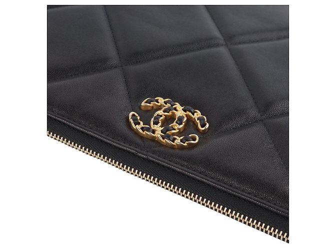 Chanel Clutch Nineteen in pelle di agnello con tasca Large - vista 4
