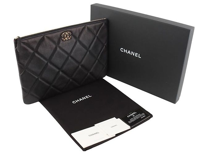 Chanel Clutch Nineteen in pelle di agnello con tasca Large - vista 8