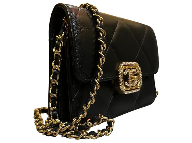 Chanel Clutch de aba 2021 em couro de bezerro acolchoado e strass com corrente - vista 2