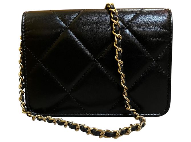 Chanel Clutch de aba 2021 em couro de bezerro acolchoado e strass com corrente - vista 4